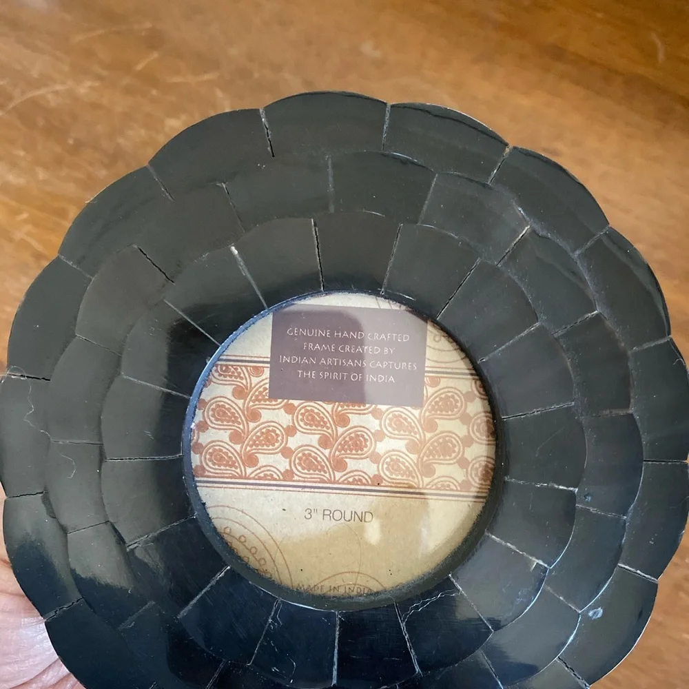 Round 3” Diameter Picture Frame